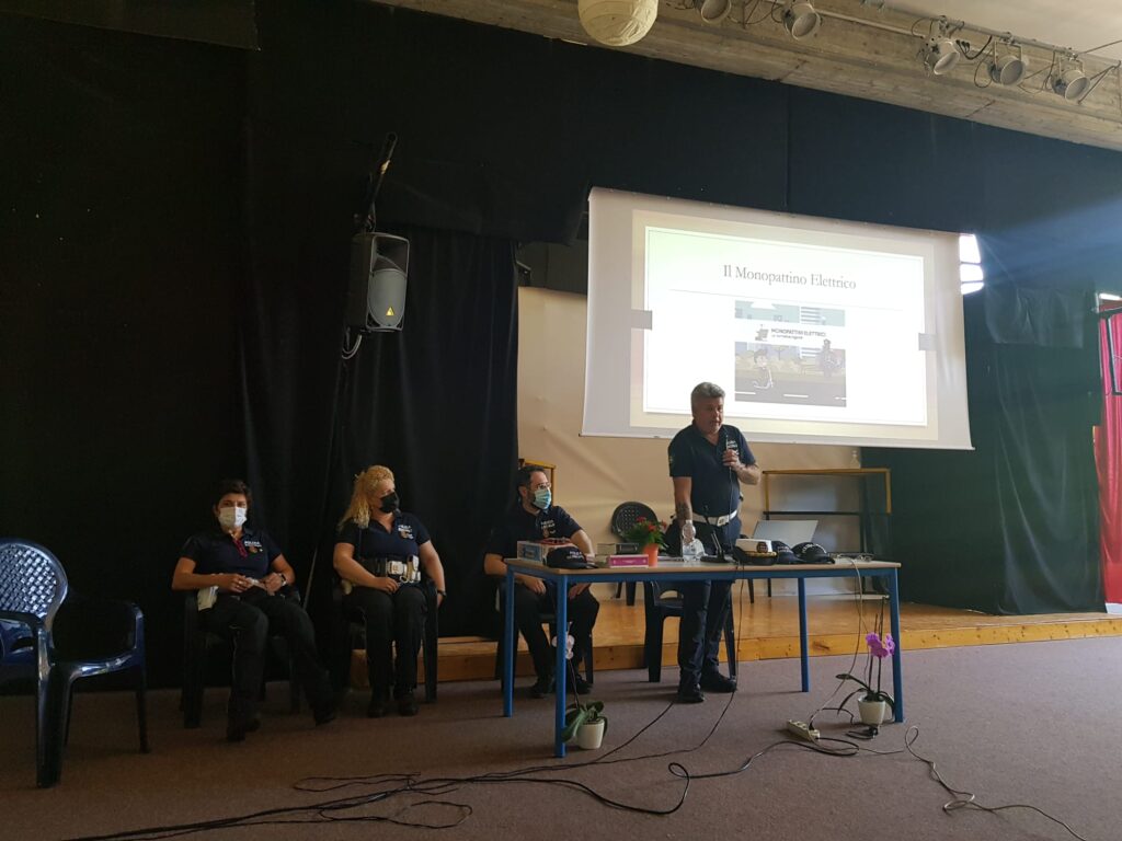 Pa-Polizia-incontra-i-ragazzi-1024×768